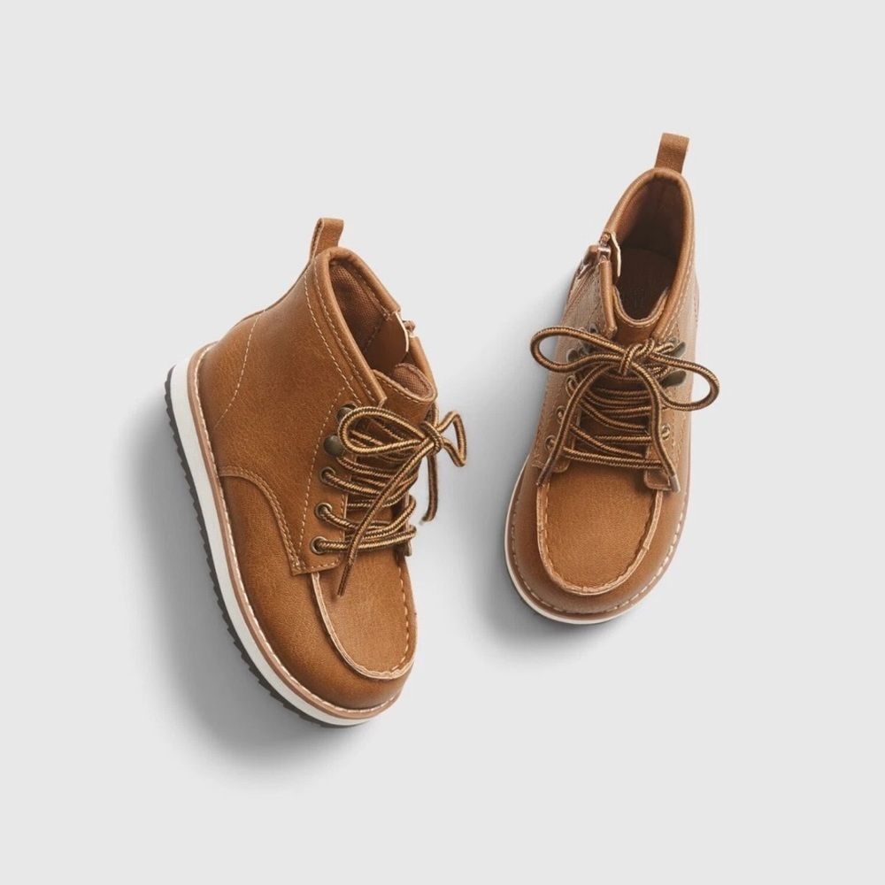 GAP l Kid’s Boot l COGNAC l Boy’s Size 11